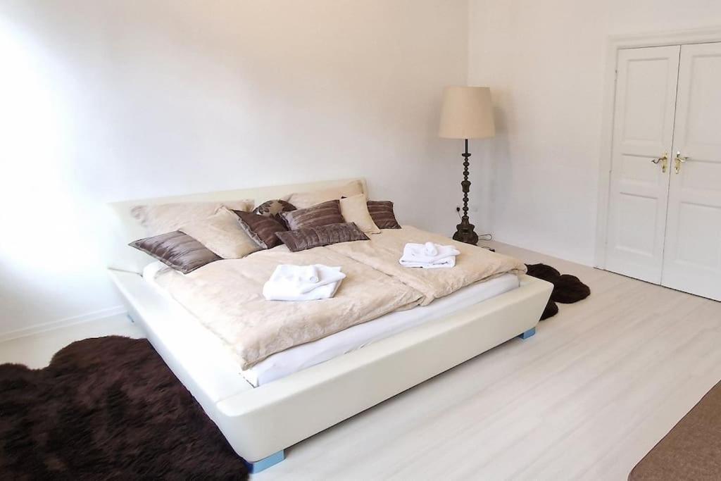 Luna City-Apartment 80Qm 2 Zimmer 2 Baeder 20Km Messe Airport Krefeld Bagian luar foto