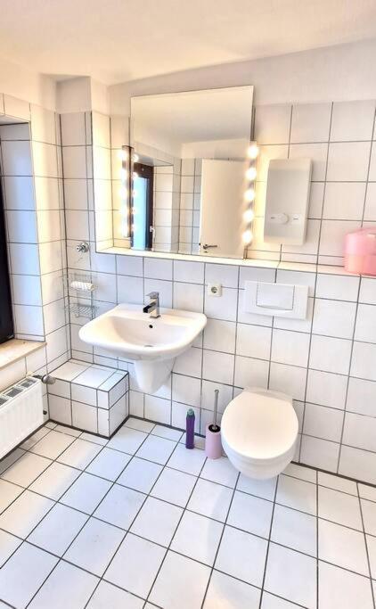 Luna City-Apartment 80Qm 2 Zimmer 2 Baeder 20Km Messe Airport Krefeld Bagian luar foto